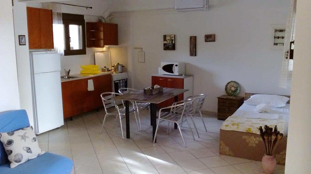 Natalia'S Apartments Nikiti  Zewnętrze zdjęcie